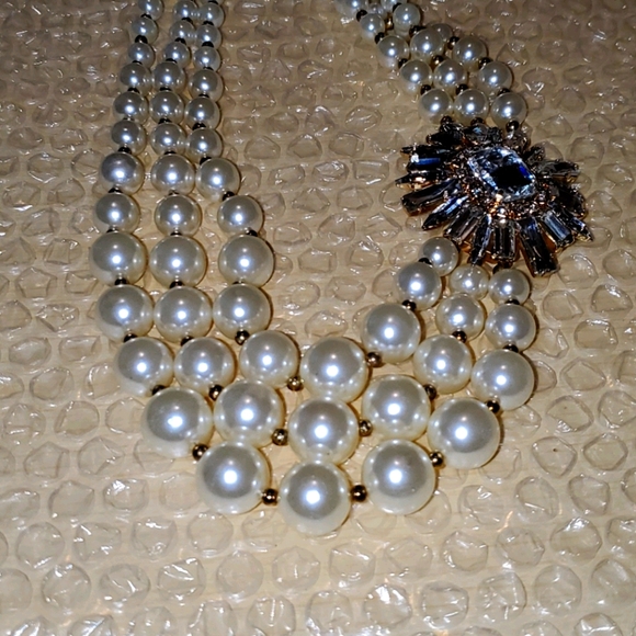 Jewelry - Picture 2 of 4